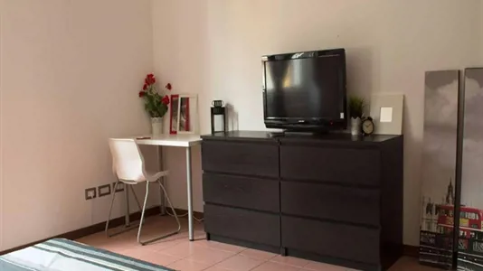 Rooms in Milano Zona 8 - Fiera, Gallaratese, Quarto Oggiaro - photo 3