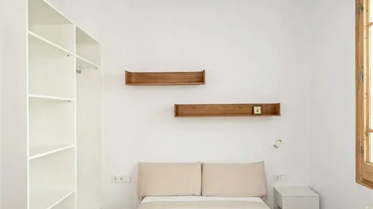 Rooms in Barcelona Eixample - photo 2