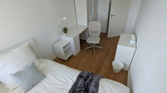 Rooms in Munich Moosach - photo 2