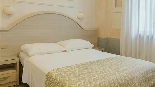 Rooms in Novara - photo 2