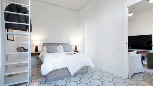 Rooms in Barcelona Ciutat Vella - photo 3