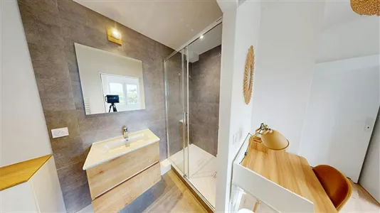 Rooms in Lyon - photo 2