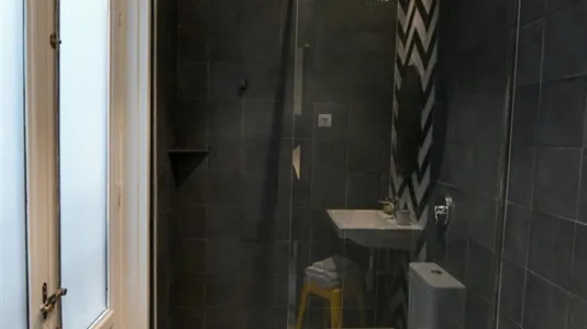 Rooms in Madrid Centro - photo 8