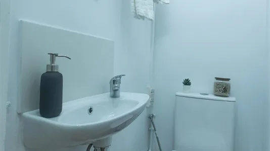 Rooms in Barcelona Ciutat Vella - photo 5