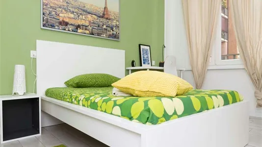 Rooms in Milano Zona 8 - Fiera, Gallaratese, Quarto Oggiaro - photo 4