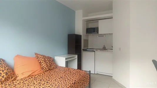Apartments in Lyon - photo 3