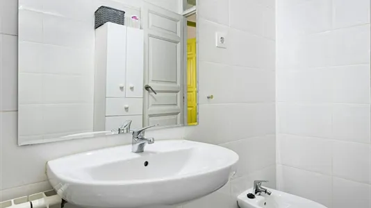 Rooms in Madrid Centro - photo 7