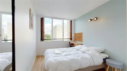 Room for rent in Boulogne-Billancourt, Île-de-France