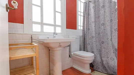 Rooms in Barcelona Ciutat Vella - photo 4