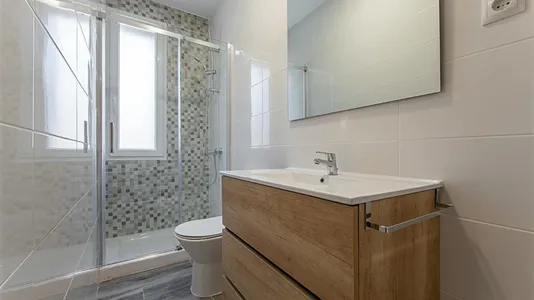 Rooms in Madrid Salamanca - photo 9