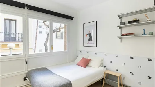 Rooms in Barcelona Eixample - photo 1