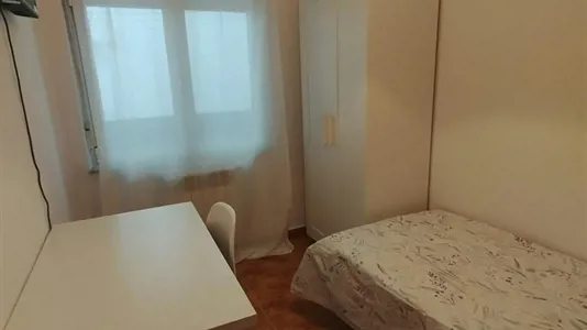 Rooms in Oviedo - photo 2