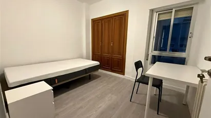 Room for rent in Madrid Fuencarral-El Pardo, Madrid