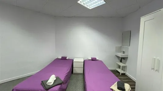 Rooms in Barcelona Eixample - photo 8