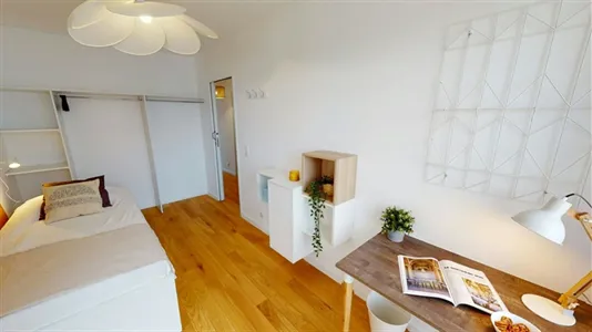 Rooms in Saint-Denis - photo 3