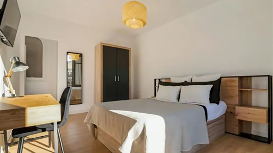 Rooms in Barcelona Eixample - photo 9