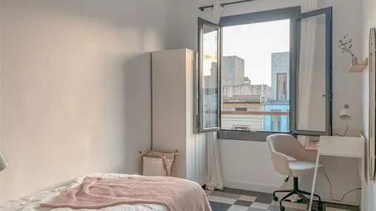 Rooms in Barcelona Eixample - photo 4