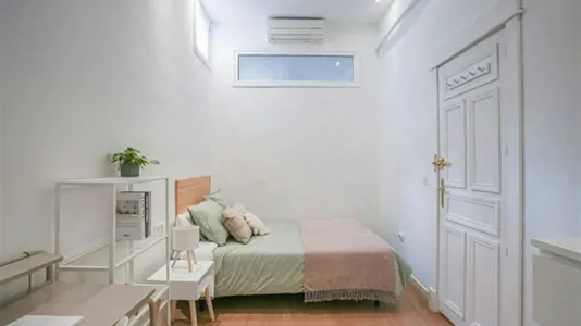 Rooms in Madrid Moncloa-Aravaca - photo 1