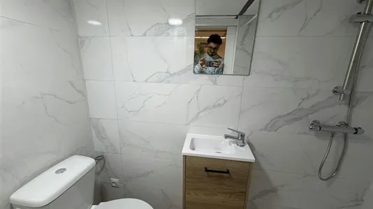 Rooms in Madrid Centro - photo 6