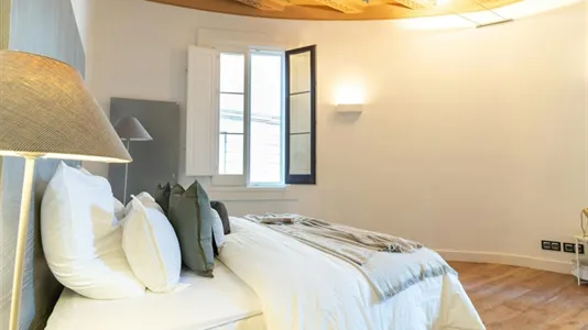Rooms in Barcelona Ciutat Vella - photo 6