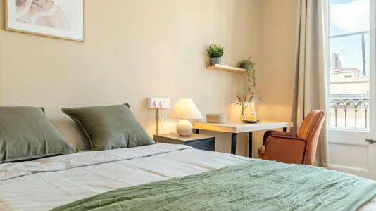 Rooms in Barcelona Ciutat Vella - photo 2
