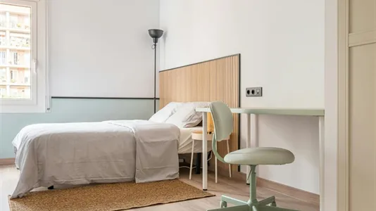 Rooms in Barcelona Eixample - photo 1