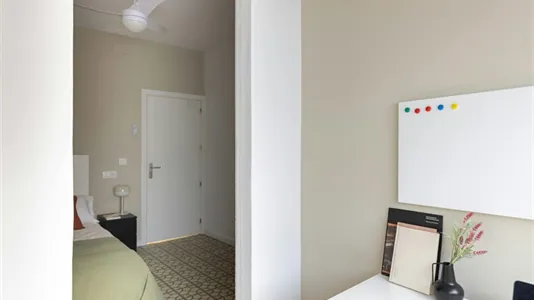 Rooms in Barcelona Eixample - photo 8