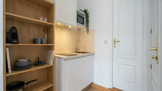 Rooms in Madrid Centro - photo 3