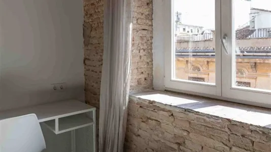 Rooms in Valencia Ciutat Vella - photo 5