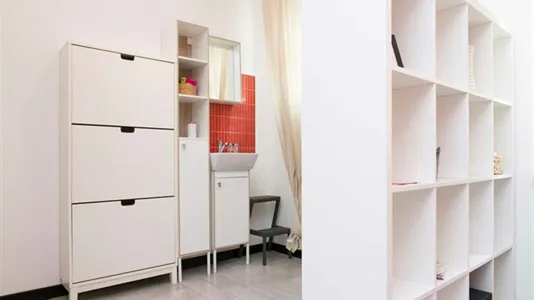 Rooms in Milano Zona 8 - Fiera, Gallaratese, Quarto Oggiaro - photo 2