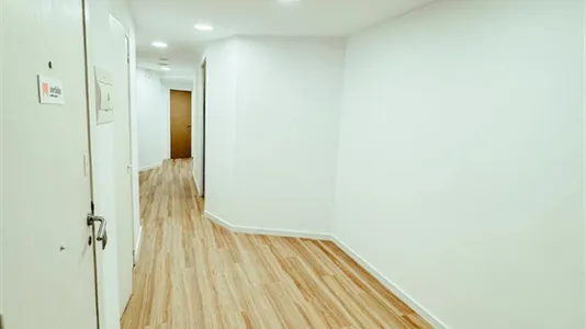 Rooms in Barcelona Eixample - photo 8