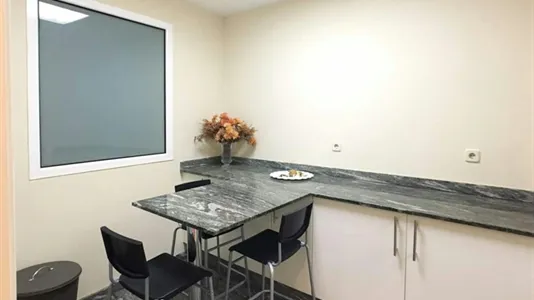 Rooms in Madrid Chamberí - photo 9