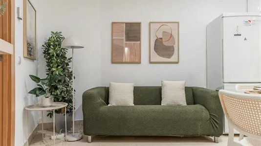 Rooms in Madrid Centro - photo 8