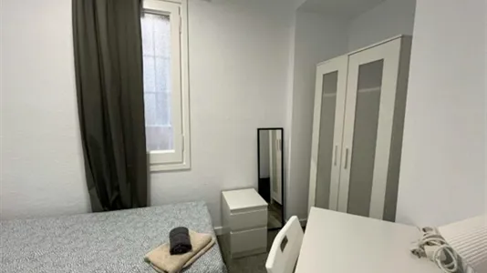 Rooms in Barcelona Eixample - photo 2