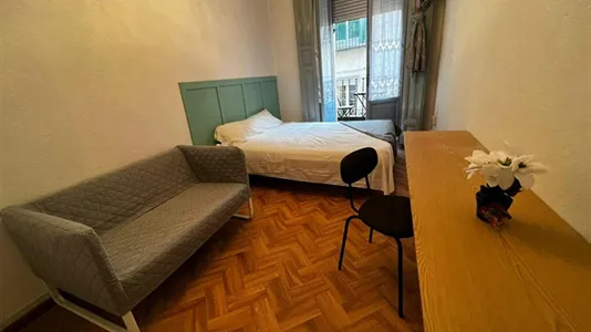 Rooms in Madrid Centro - photo 2