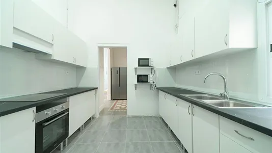 Rooms in Barcelona Ciutat Vella - photo 8