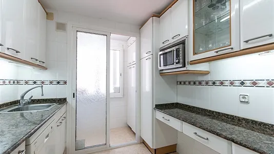 Rooms in Cornellà de Llobregat - photo 8