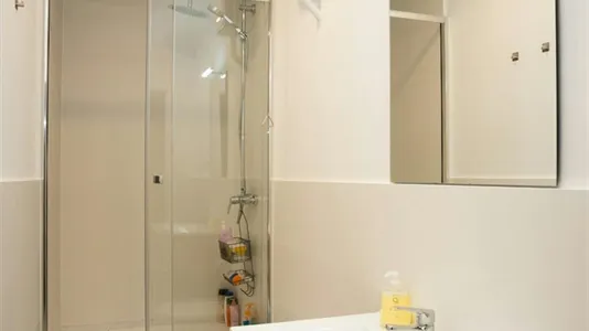 Rooms in Barcelona Eixample - photo 5