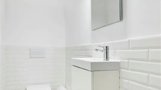 Rooms in Barcelona Ciutat Vella - photo 8