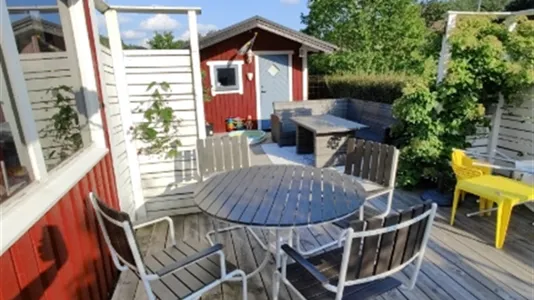 Houses in Huddinge - photo 2