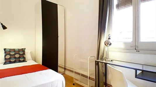 Rooms in Barcelona Eixample - photo 1