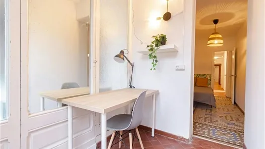 Rooms in Barcelona Eixample - photo 5