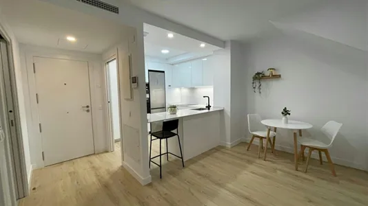 Rooms in El Prat de Llobregat - photo 9