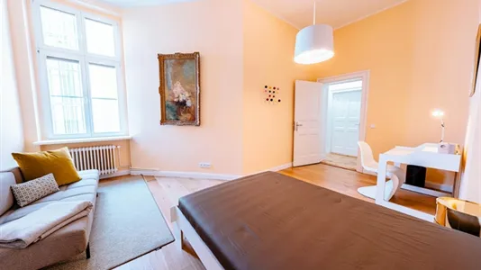 Rooms in Berlin Charlottenburg-Wilmersdorf - photo 3