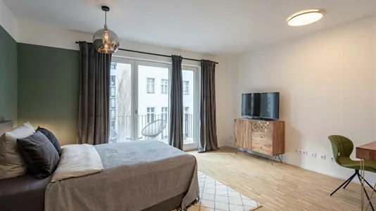Rooms in Berlin Charlottenburg-Wilmersdorf - photo 2