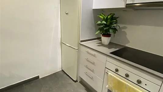 Rooms in Barcelona Ciutat Vella - photo 8