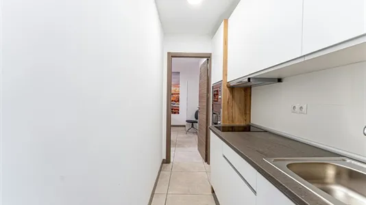 Rooms in Madrid Centro - photo 5