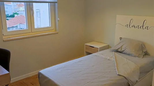 Rooms in Almada - photo 1