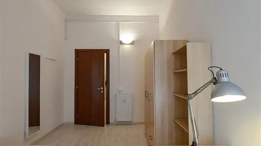 Rooms in Roma Municipio II – Parioli/Nomentano - photo 3