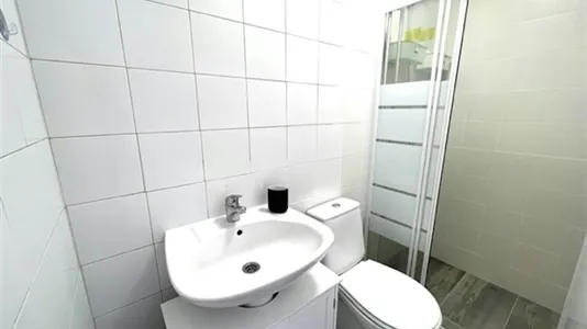 Rooms in Alcalá de Henares - photo 8